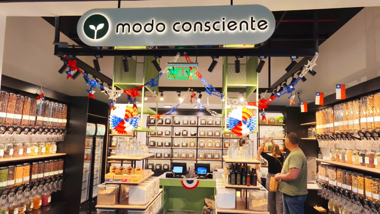 MODO CONSCIENTE MALL ESPACIO URBANO LA DEHESA